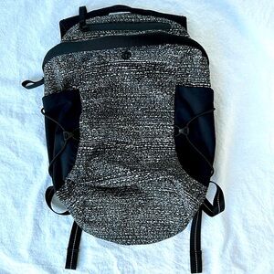 Lululemon Run All Day Backpack II Black & White 13L